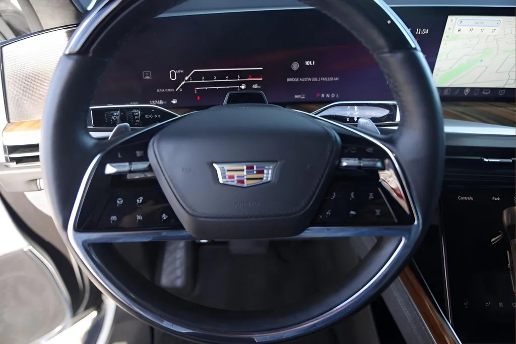 Cadillac Escalade ESV photo 13