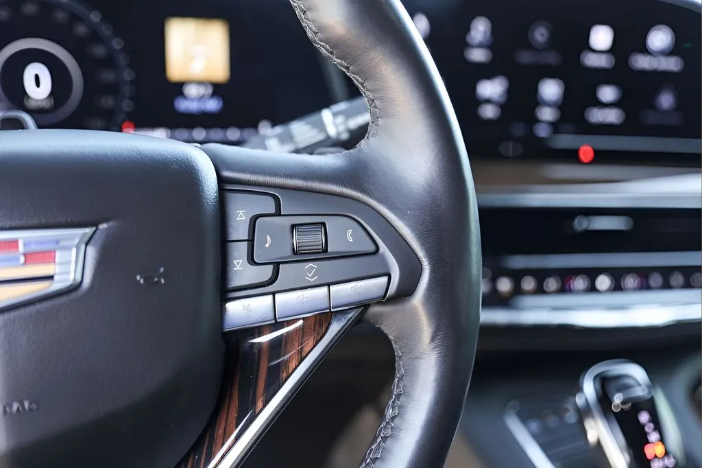 Cadillac Escalade photo 12