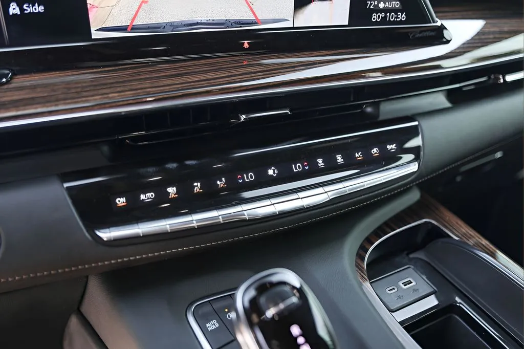 Cadillac Escalade photo 17