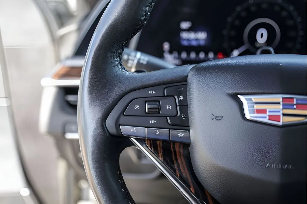 Cadillac Escalade photo 13