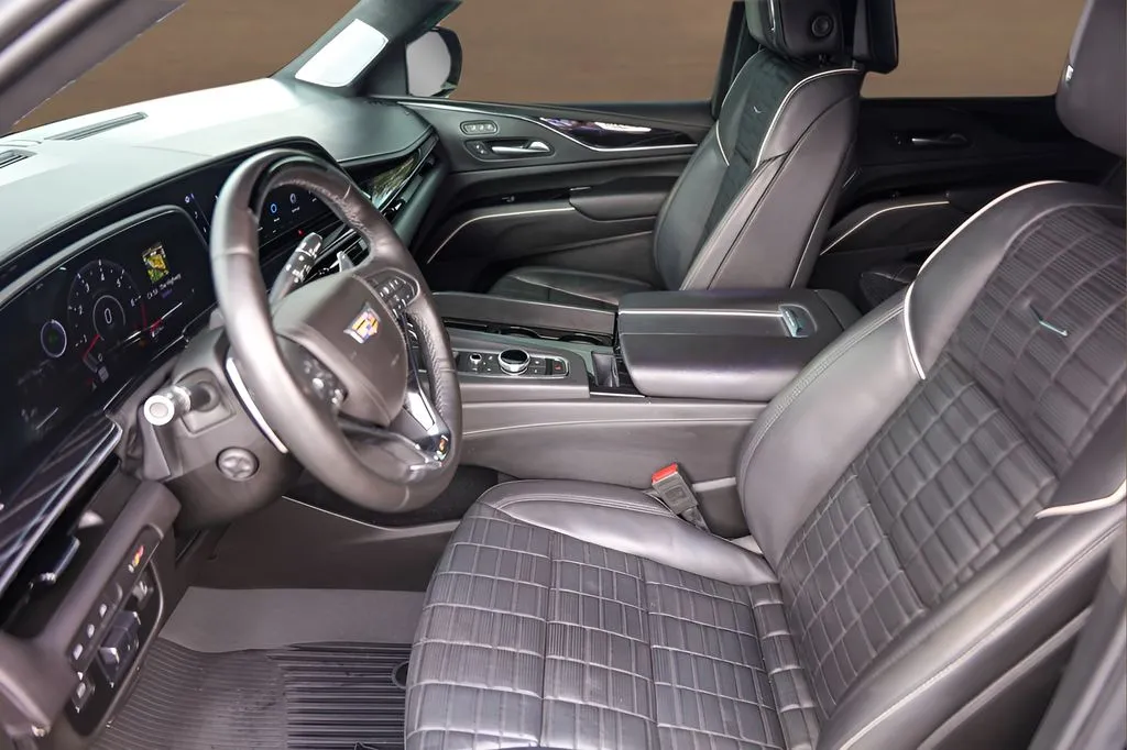 Cadillac Escalade photo 9