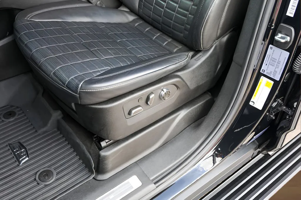 Cadillac Escalade photo 8