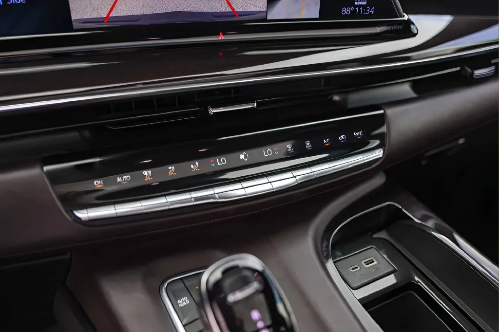 Cadillac Escalade ESV photo 18
