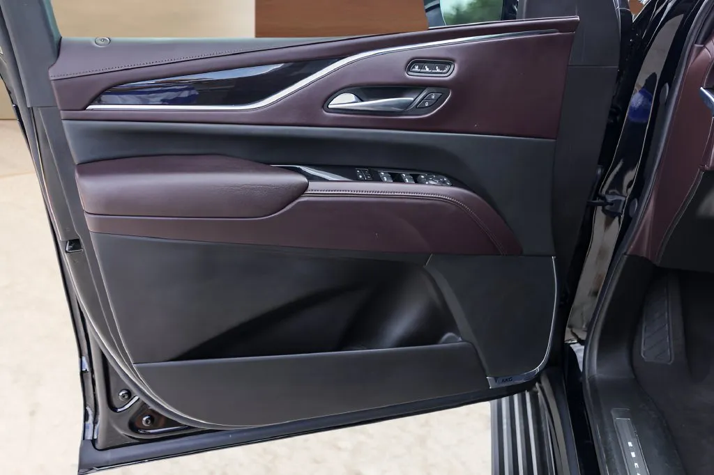 Cadillac Escalade ESV photo 24