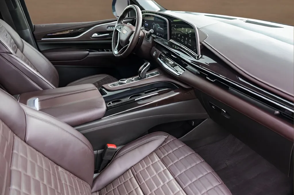 Cadillac Escalade ESV photo 32