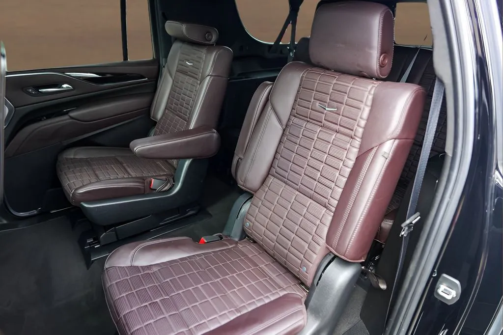 Cadillac Escalade ESV photo 25
