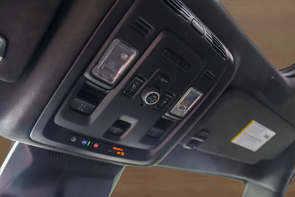 Cadillac Escalade ESV photo 21
