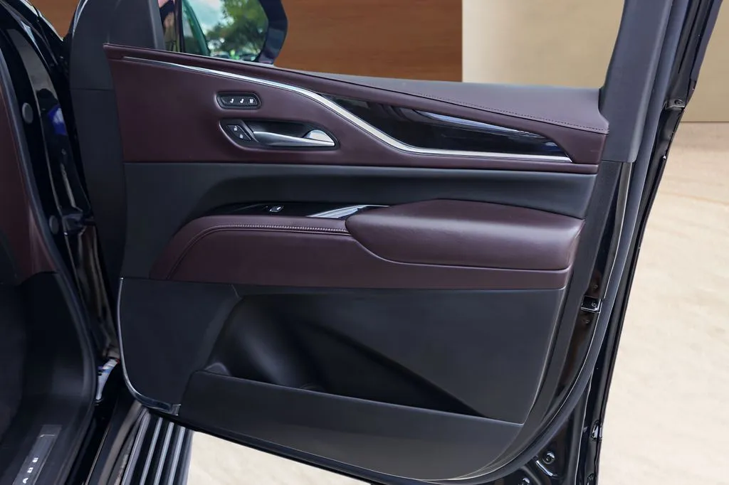 Cadillac Escalade ESV photo 31