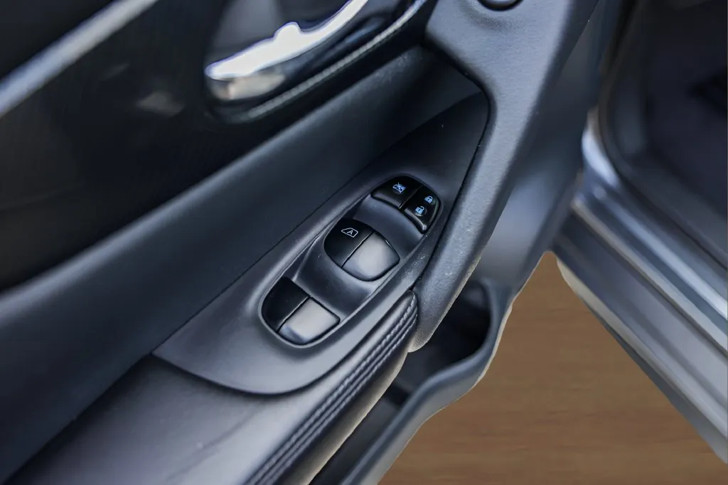 Nissan Rogue photo 19