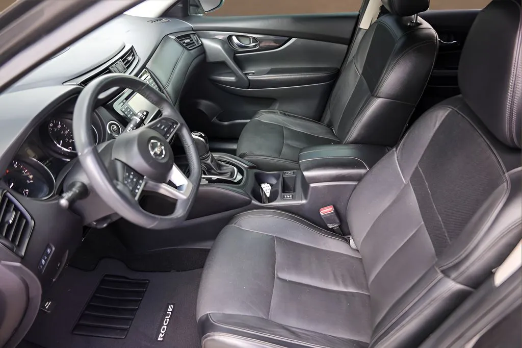 Nissan Rogue photo 9