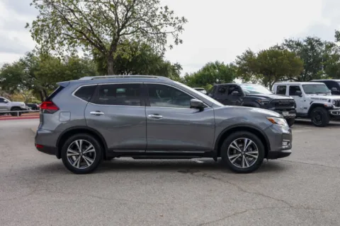 More photos of 2017 Nissan Rogue SL at Covert Cadillac, TX