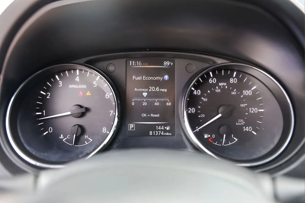 Nissan Rogue photo 11