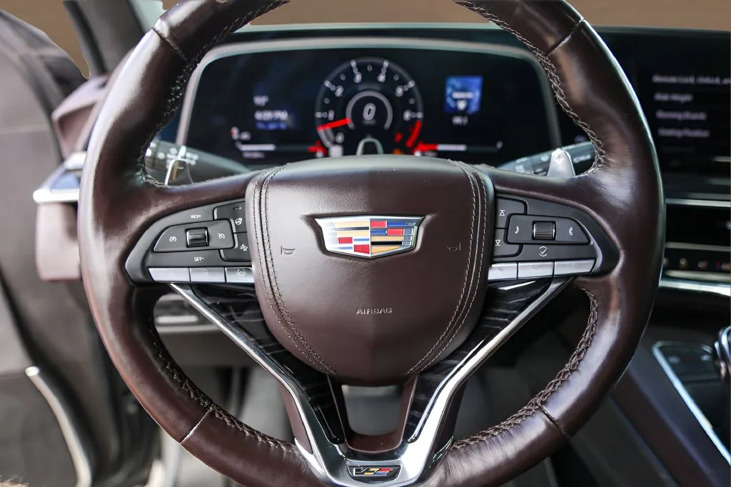 Cadillac Escalade photo 12