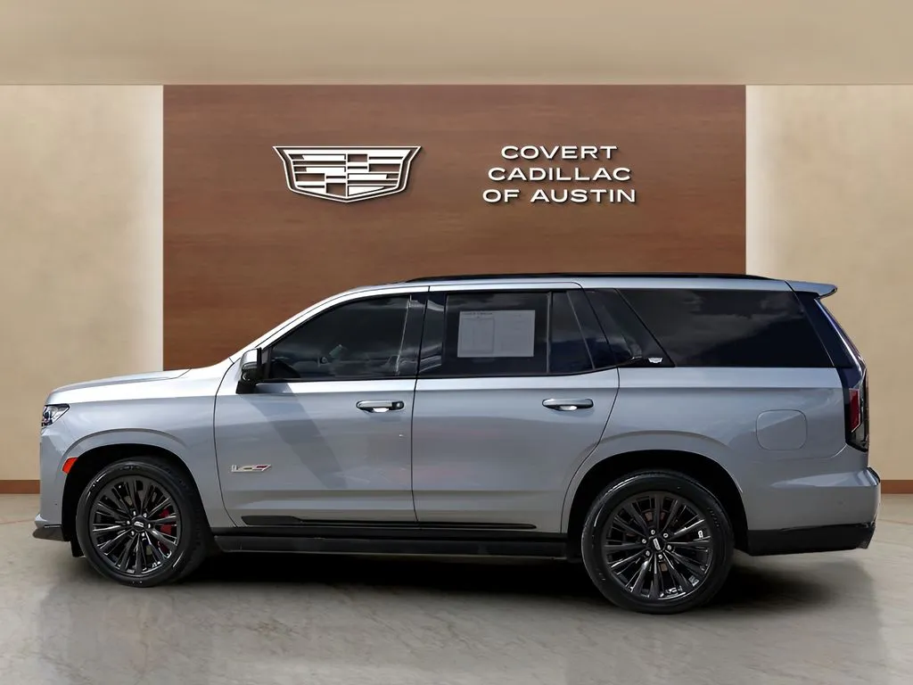 Cadillac Escalade photo 2