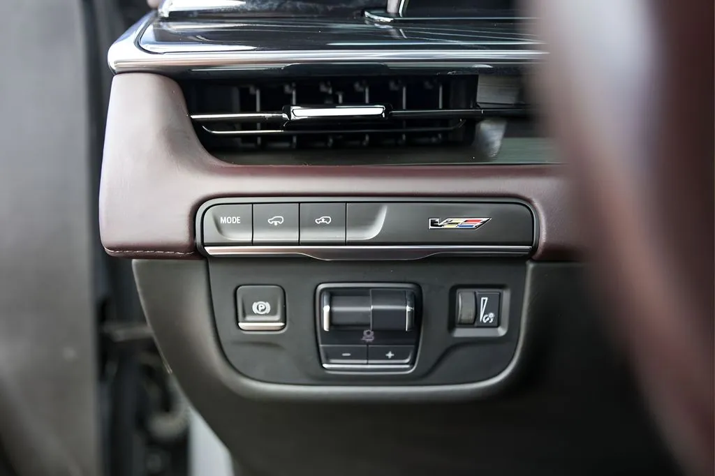 Cadillac Escalade photo 15