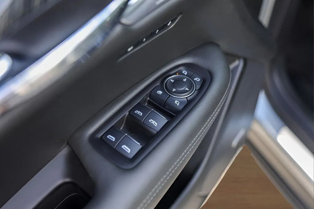 Cadillac XT6 photo 24