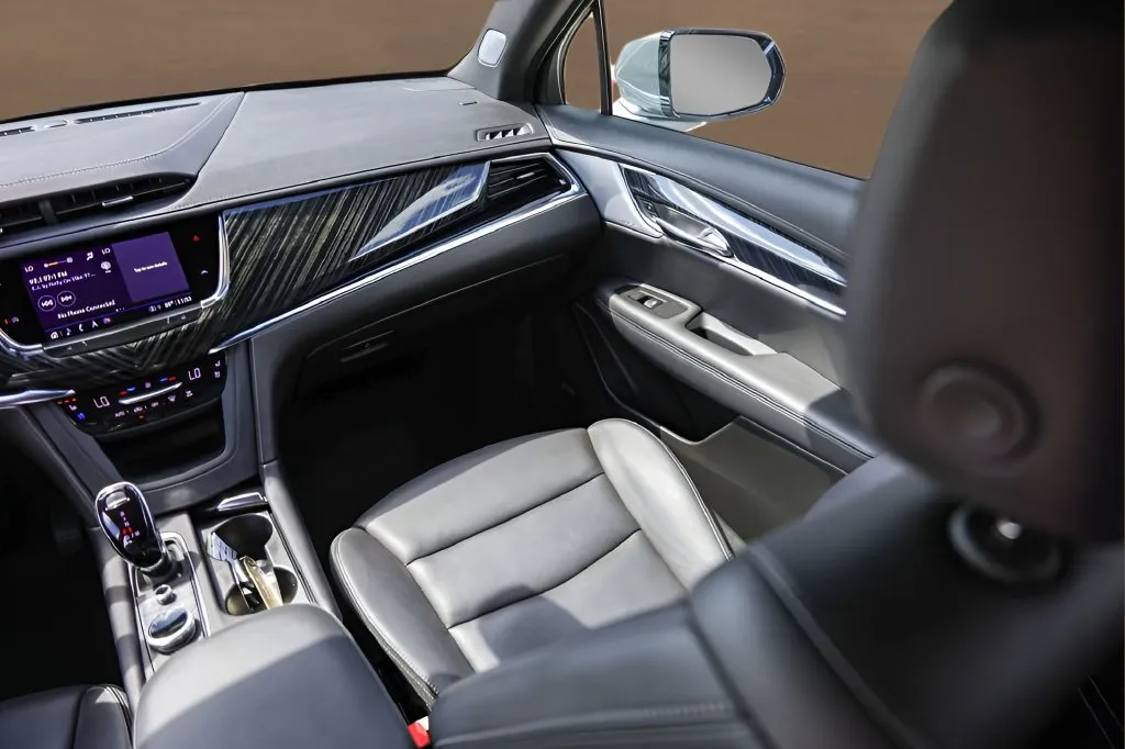 Cadillac XT6 photo 30