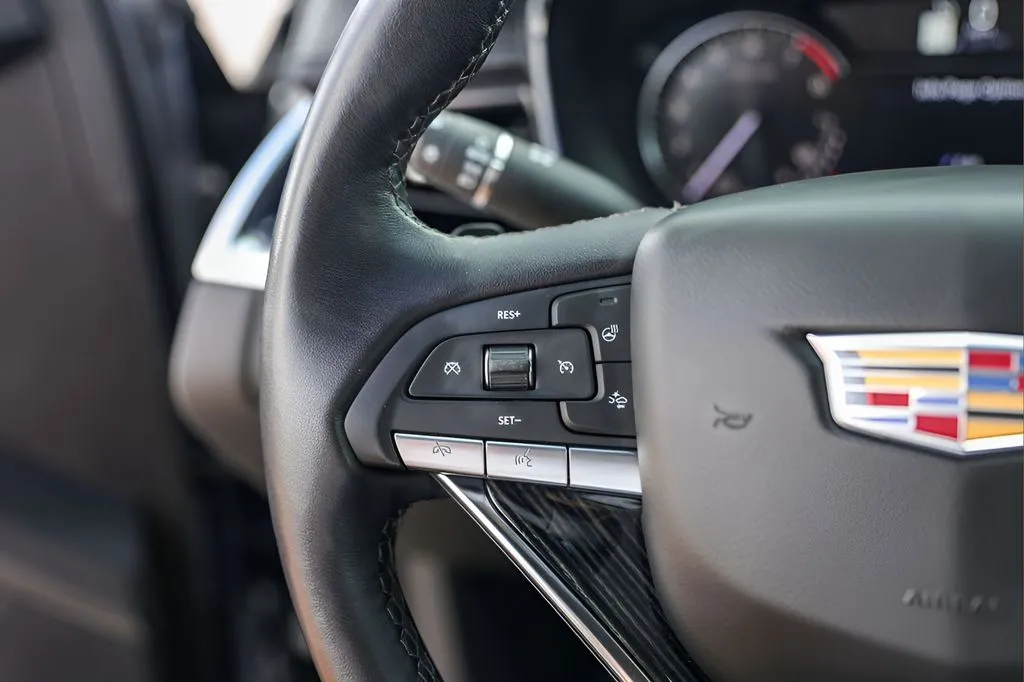 Cadillac XT6 photo 14