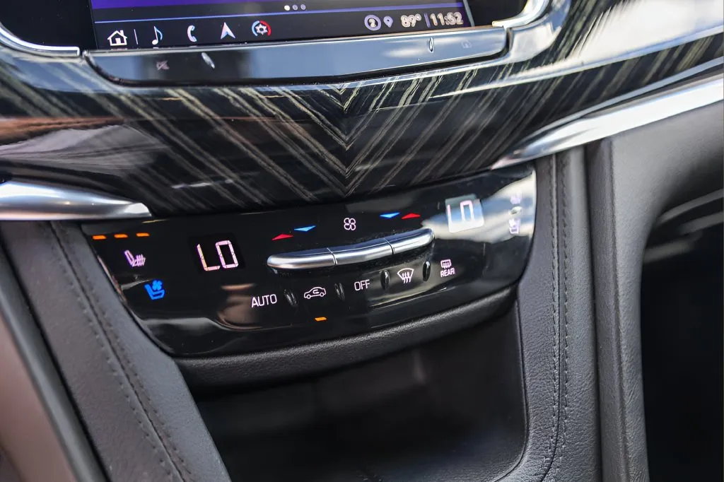 Cadillac XT6 photo 19