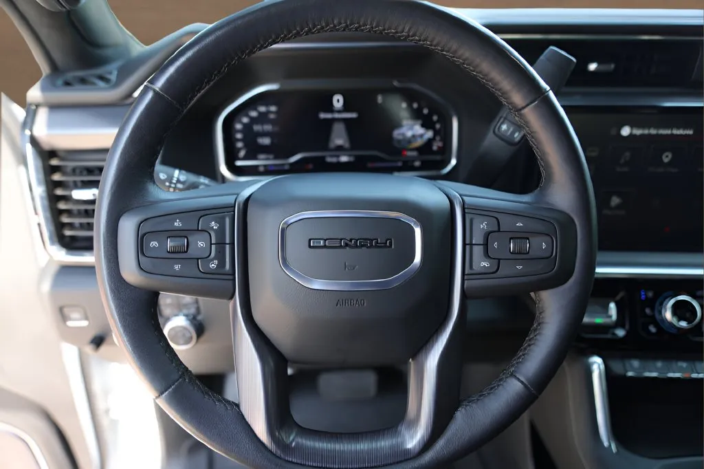 GMC Sierra photo 12