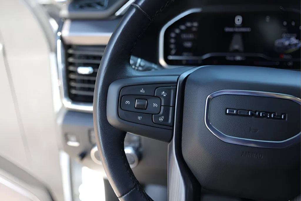 GMC Sierra photo 14