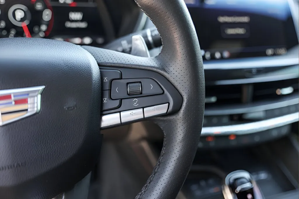 Cadillac CT5 photo 13