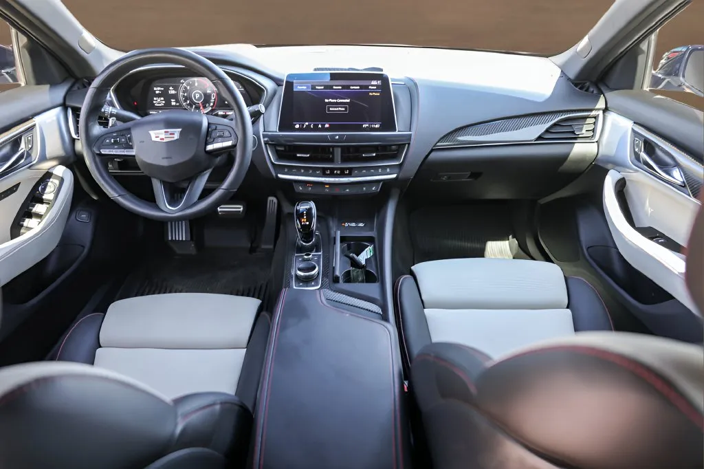 Cadillac CT5 photo 25