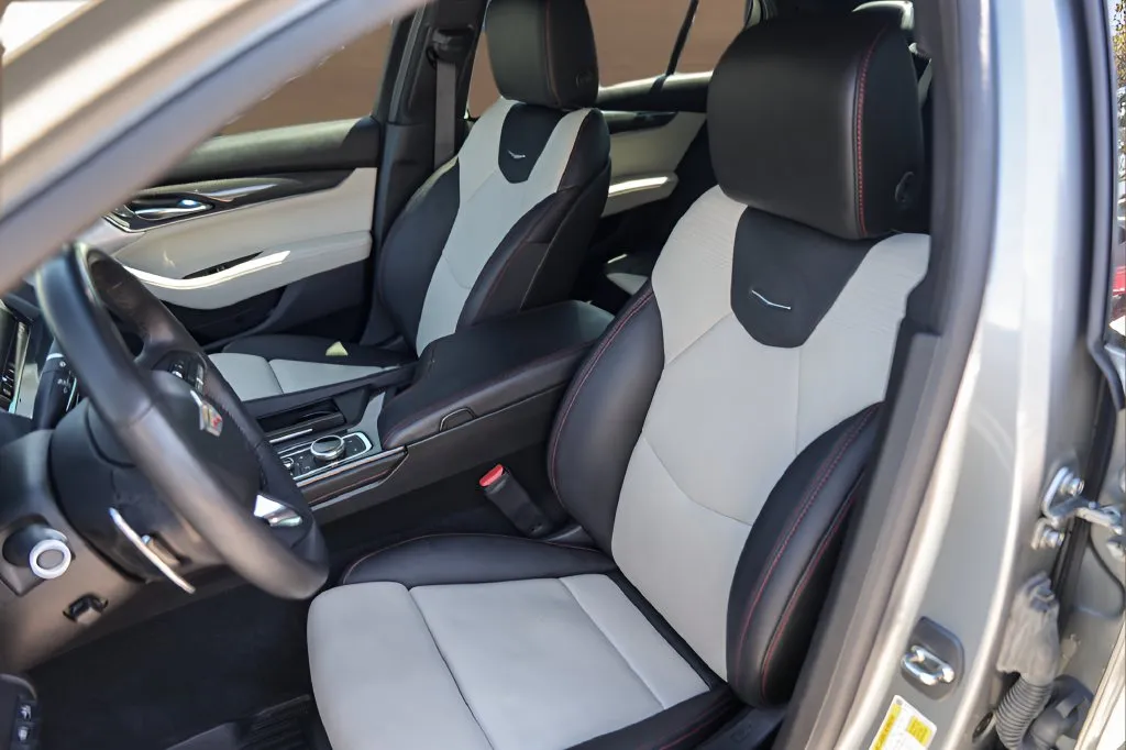 Cadillac CT5 photo 7