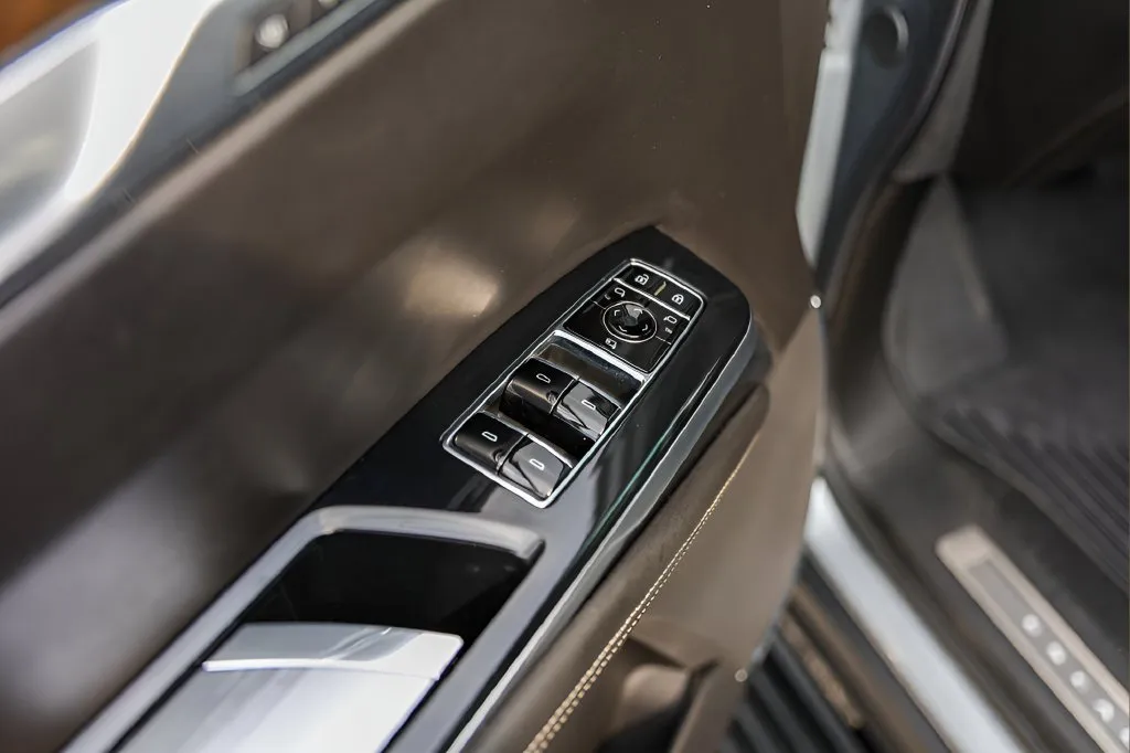Cadillac Escalade photo 22