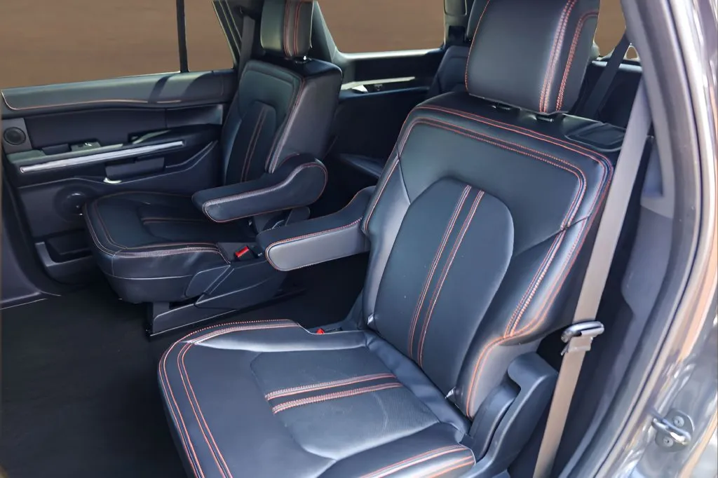 Ford Expedition photo 24