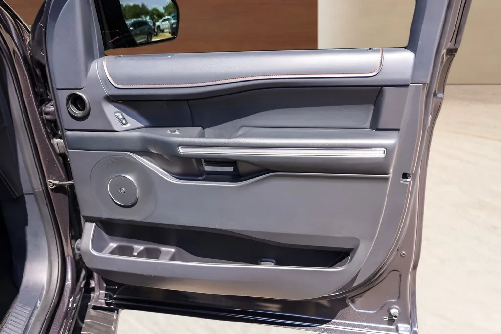 Ford Expedition photo 29