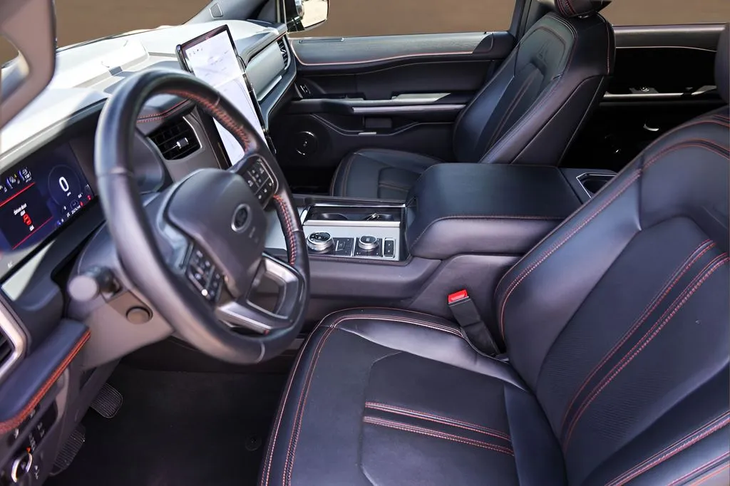Ford Expedition photo 9