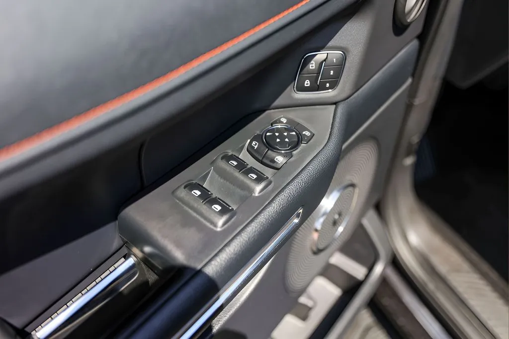 Ford Expedition photo 22