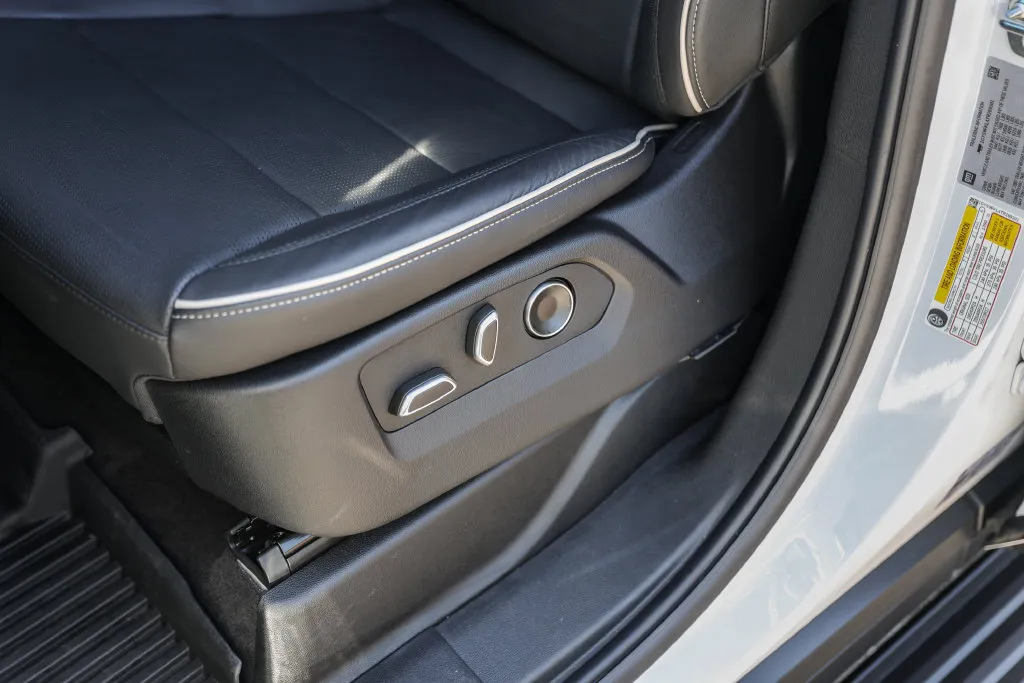 Cadillac Escalade photo 8