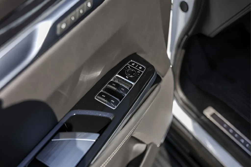 Cadillac Escalade photo 22