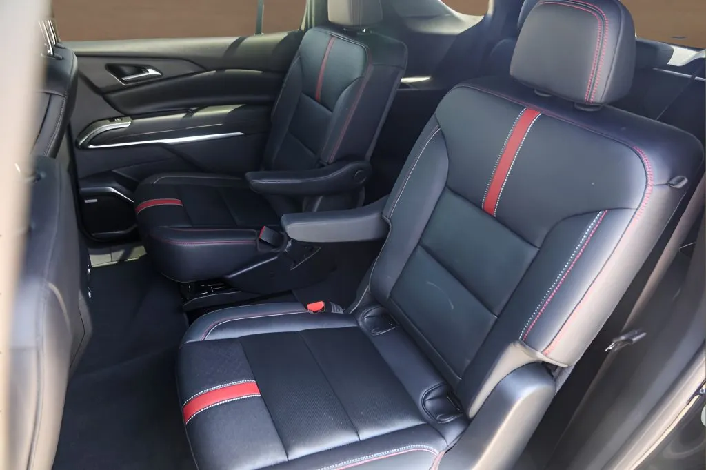 Chevrolet Traverse photo 23