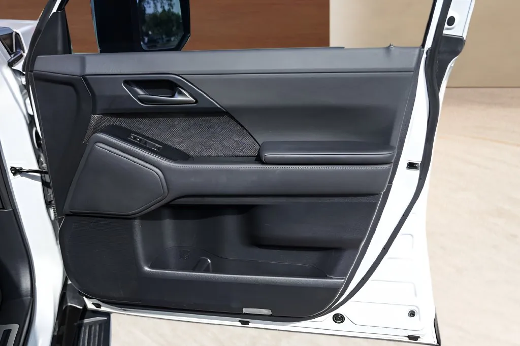 Lexus GX photo 27
