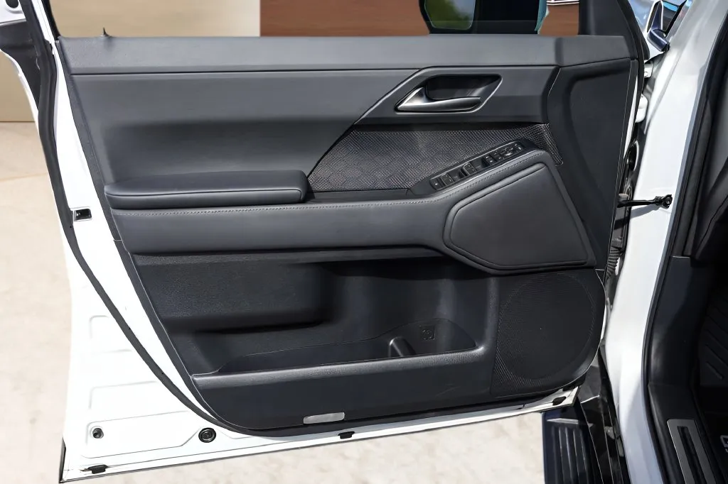 Lexus GX photo 22