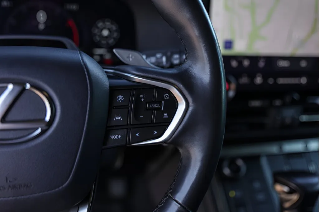 Lexus GX photo 13