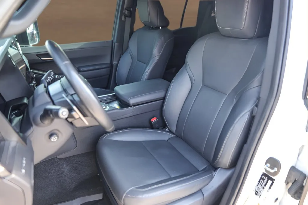 Lexus GX photo 7