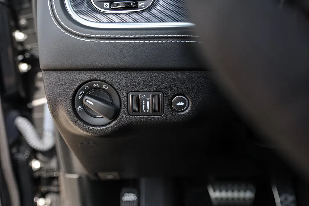 Dodge Charger photo 14