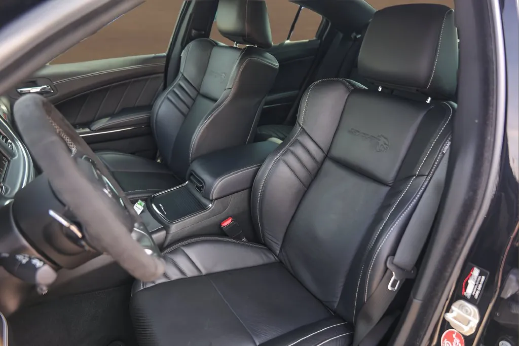 Dodge Charger photo 6