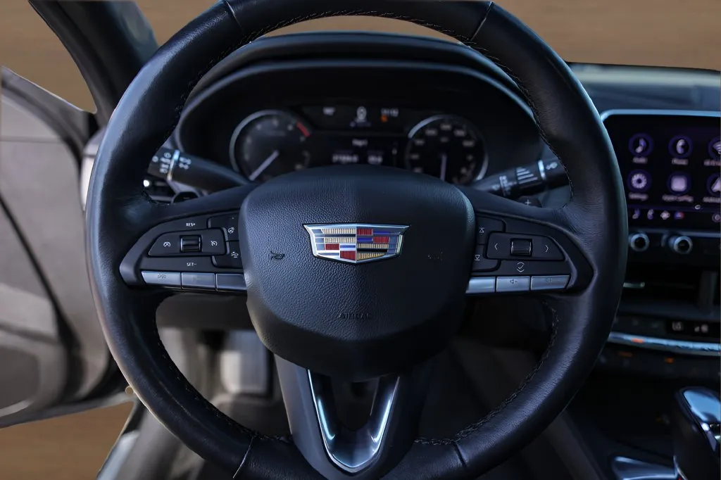 Cadillac CT4 photo 12
