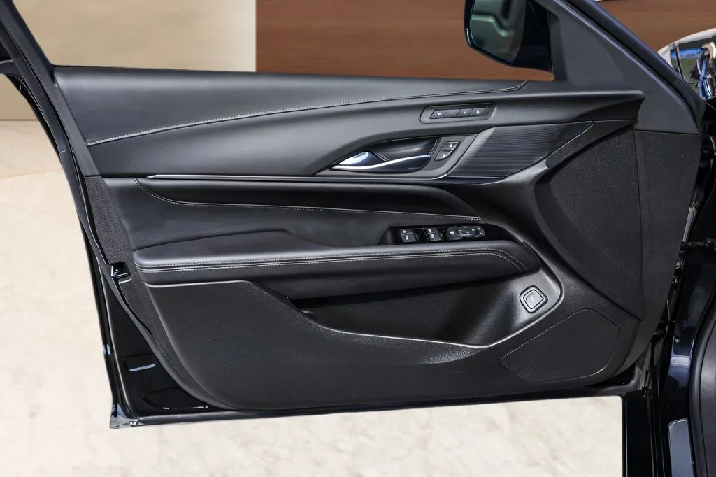 Cadillac CT4 photo 24