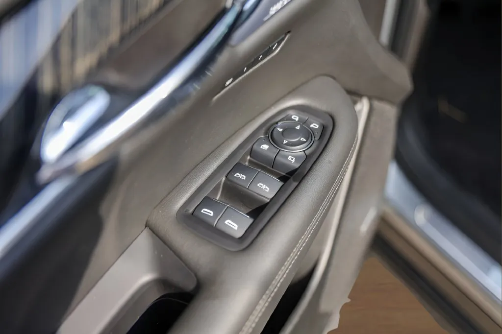 Cadillac XT6 photo 24