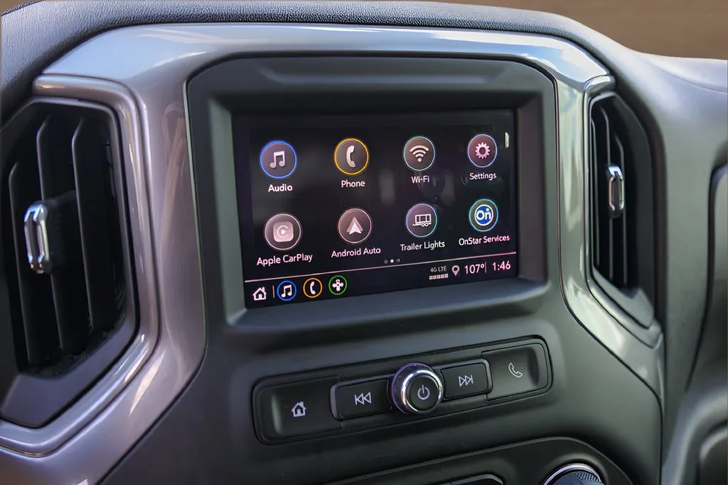 Chevrolet Silverado photo 15
