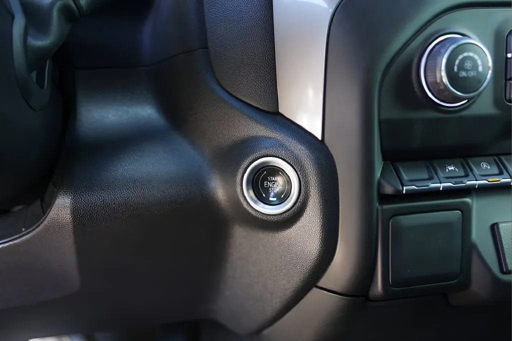 Chevrolet Silverado photo 17