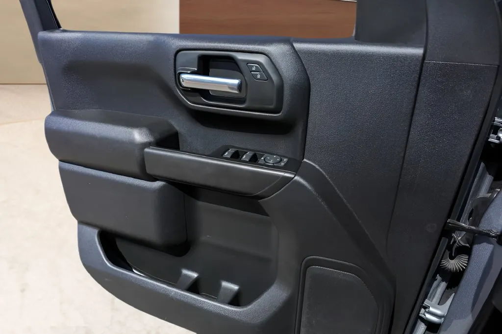 Chevrolet Silverado photo 20