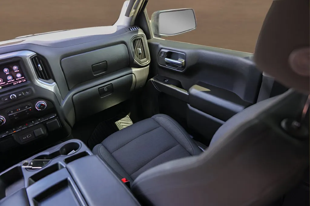 Chevrolet Silverado photo 26
