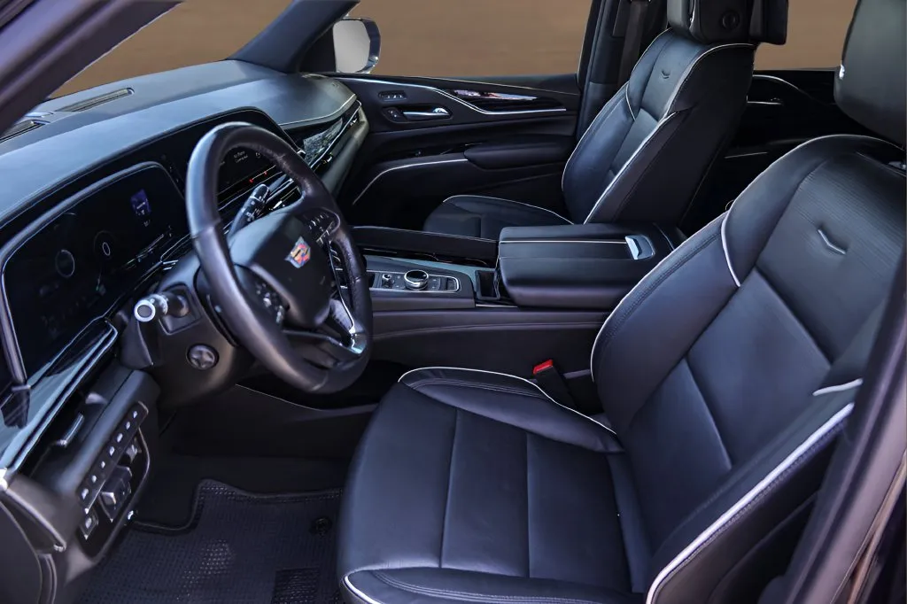 Cadillac Escalade ESV photo 9